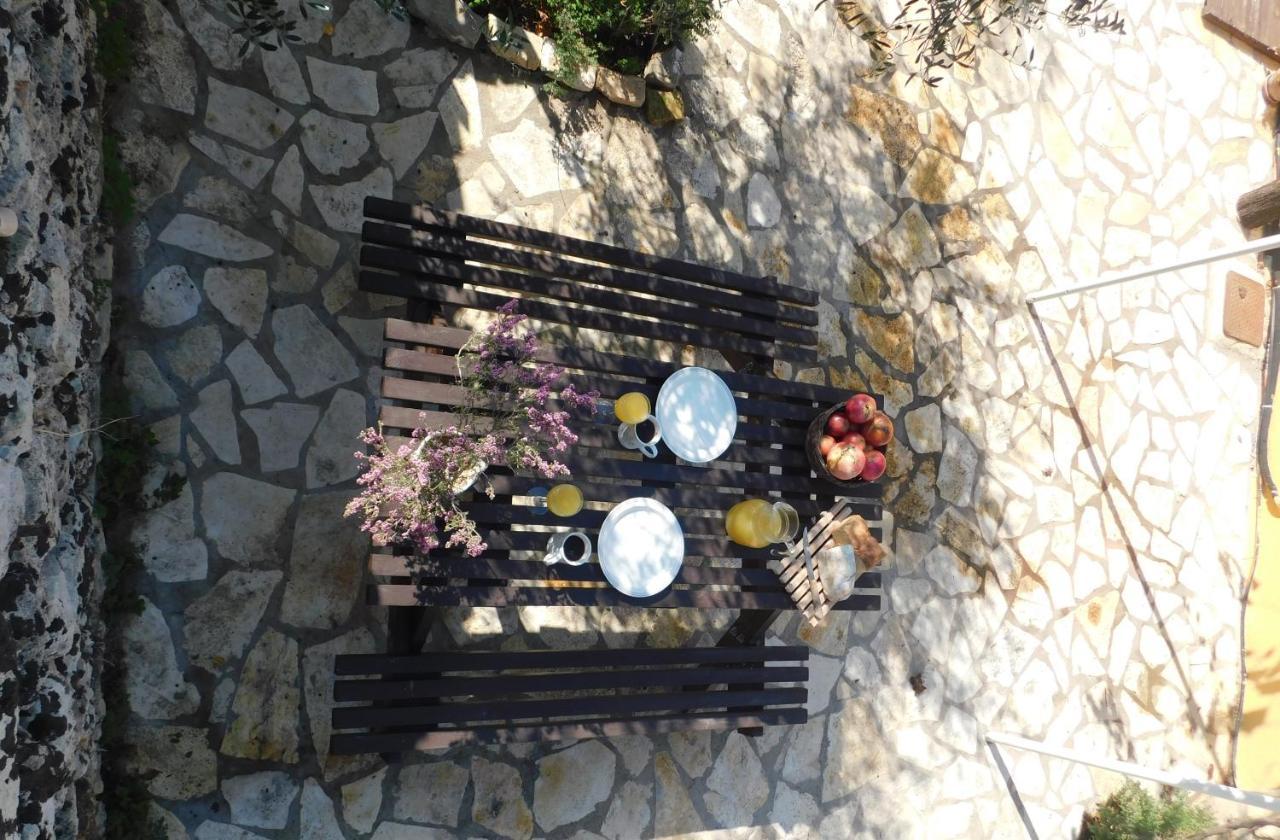 Adonino Residence-The House Of Pomegranates Lakithra Exterior photo