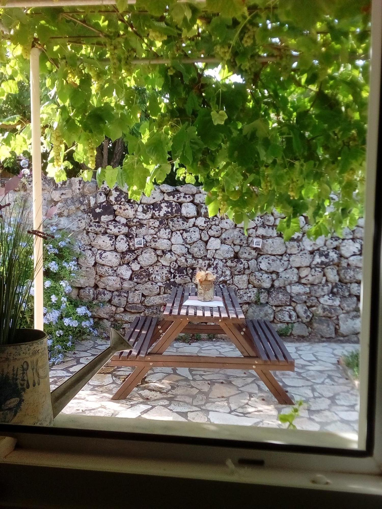 Adonino Residence-The House Of Pomegranates Lakithra Exterior photo